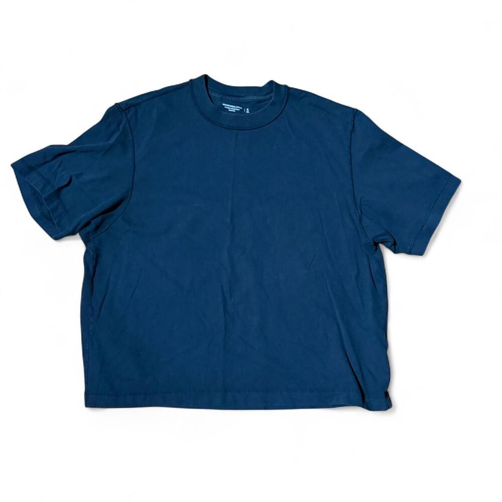 Abercrombie & Fitch blacked cropped t-shirt in XL